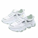 Sepatu Sneakers Wanita