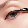 Cara Pakai Eyeliner untuk Mata Sipit atau Kecil