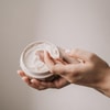 Masker Kaki Alami dari Kunyit dan Yogurt