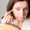 Pulaskan Concealer ke Beberapa Bagian Wajah