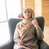 Semprotkan Parfum di Bagian Inner Jilbab