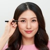 Tambahkan Eyeliner dan Mascara
