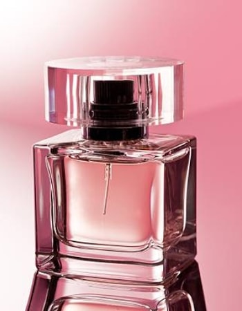 Banyak yang Belum Tahu 7 Cara Memakai Parfum agar Tahan Lama untuk Wanita Berhijab Ini Lho