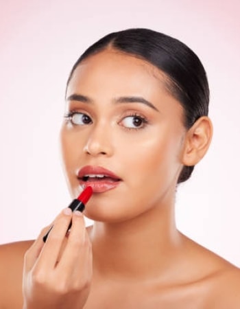 Masa Gak Kepo dengan 6 Perbedaan Lipstik dan Lip Cream? Jangan Kelewatan, Lihat di Sini!