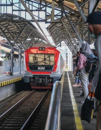 Pelancong Wajib Tahu 4 Cara Pergi dari Stasiun Purwokerto ke Dieng Ini Biar Gak Bingung!