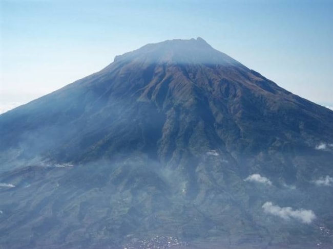 Gunung Terendah di Pulau Jawa 2024