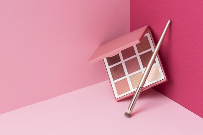 Apakah Bisa Mengganti Bentuk Mata dengan Eyeshadow?