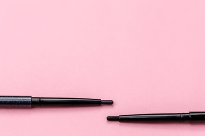 Harap Berhati-hati Saat Pakai Eyeliner di Waterline!