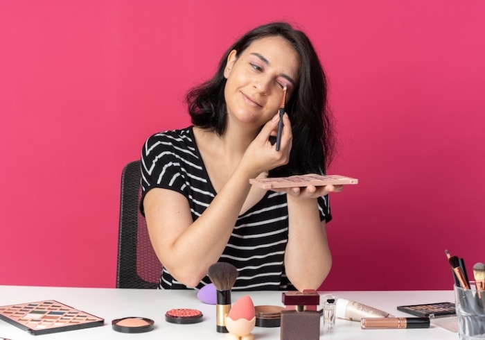 Apa Model Make Up Mata yang Cocok untuk Pemula?