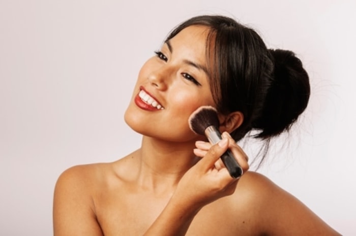 Temukan Rekomendasi Blush On Gel yang Bagus!