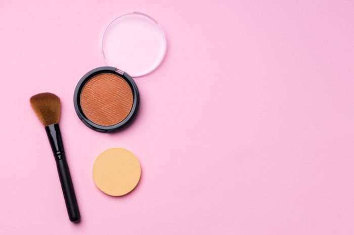 Yuk, Ketahui Perbedaan Contour dan Bronzer!