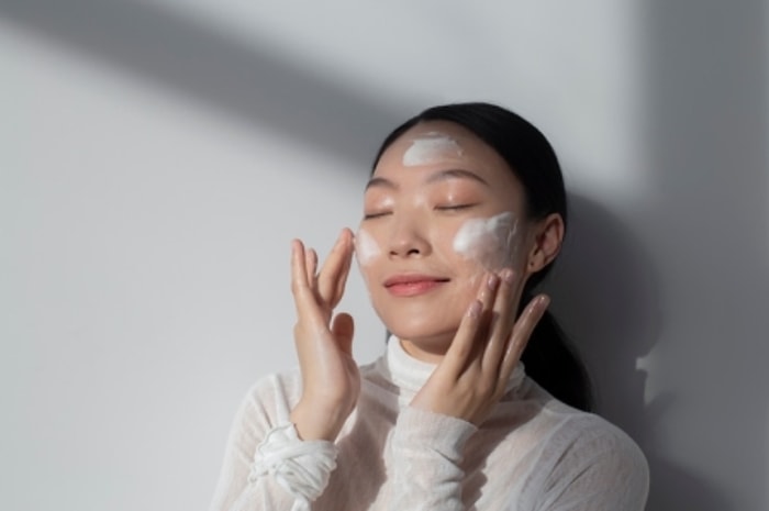 Gunakan Rangkaian Skincare Pagi secara Runtut!