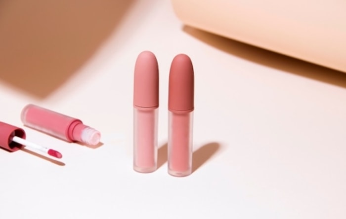 Dapatkan Hasil Riasan yang Awet dan Flawless!