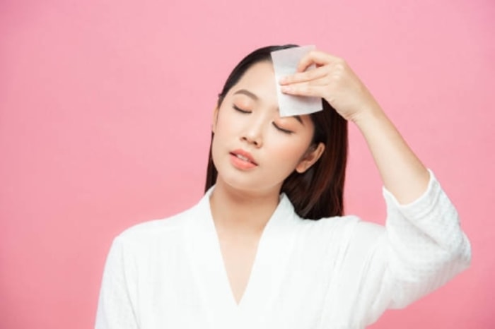 Percaya Deh, Anda Gak akan Butuh Face Oil Paper Lagi!