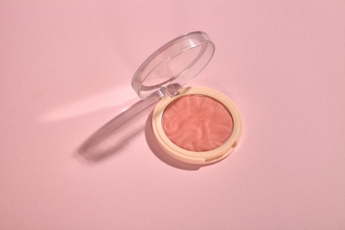 Seberapa Penting Blush On untuk Perempuan?