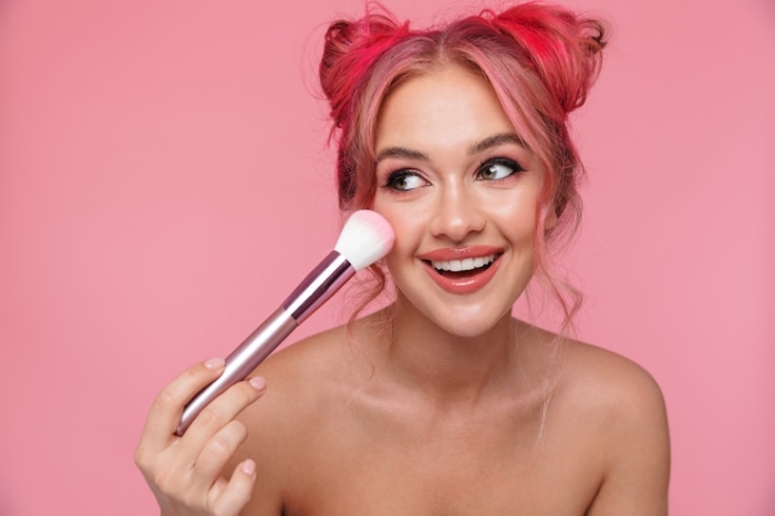 Seberapa Penting Bedak Tabur Marcks bagi Wanita?