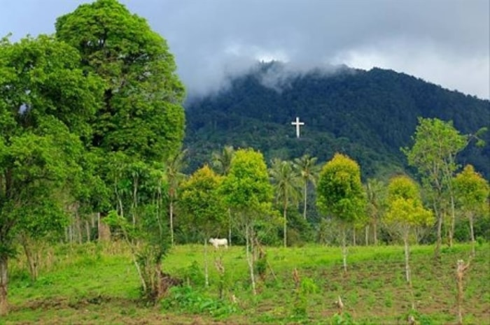 Tempat Paling Istimewa Melihat Patung Yesus Tertinggi di Dunia