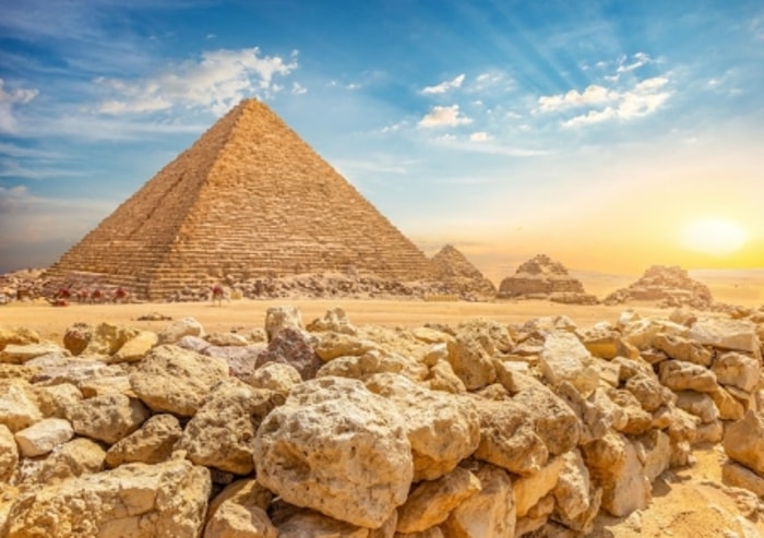 Negara dengan Piramida Giza Berdiri Kokoh
