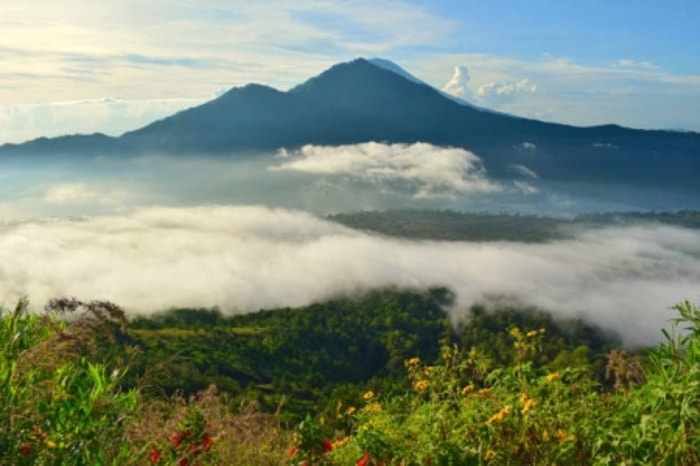 Puncak Rengganis Sejati yang Manis Sayang untuk Dilewatkan