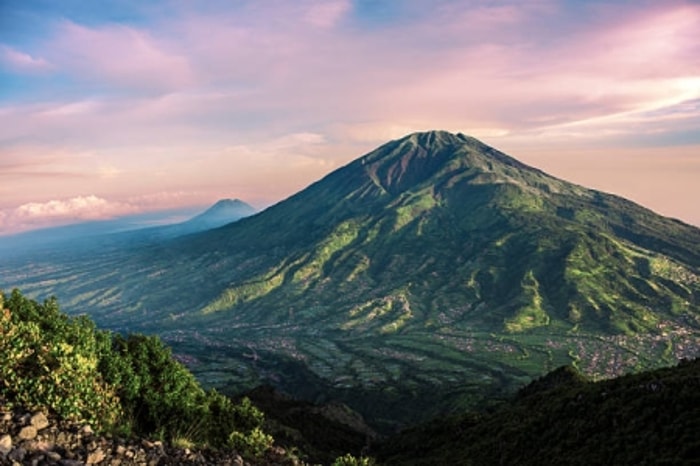 Gunung Kelima Tetinggi di Jawa Tengah dengan View Menakjubkan