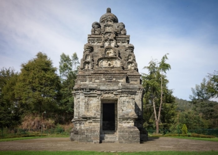 Kawah Sikidang, Candi Arjuna, Telaga Warna, Telaga Pengilon, Check In