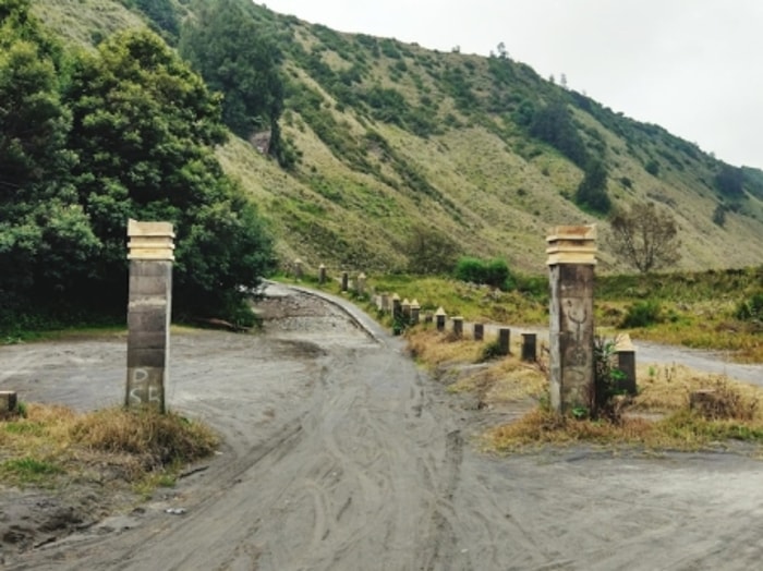 Pintu Masuk Mengarah ke Kawah Ijen