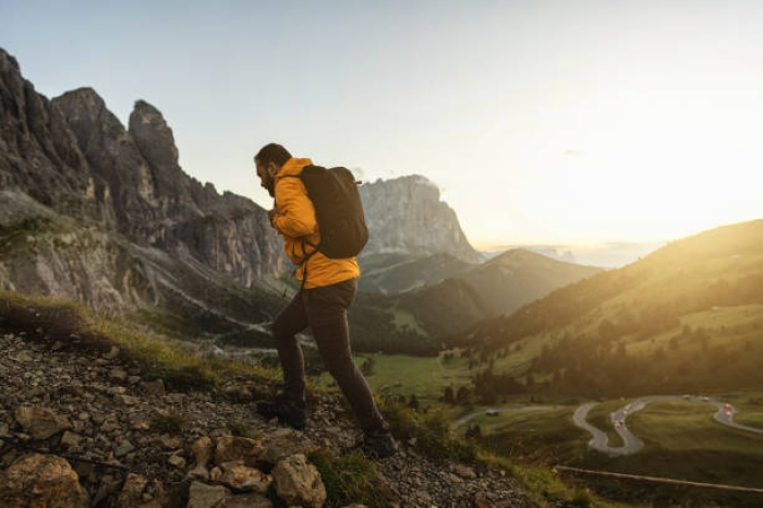 Seberapa Penting Outfit Naik Gunung Pria?